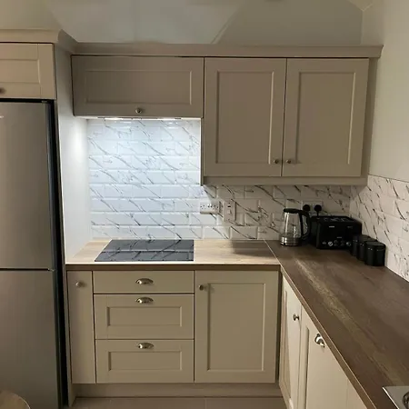 Apartment 2 Kingsize Bedrooms At Castle View House Galway