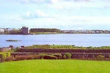 Castle View House Hotel 3*